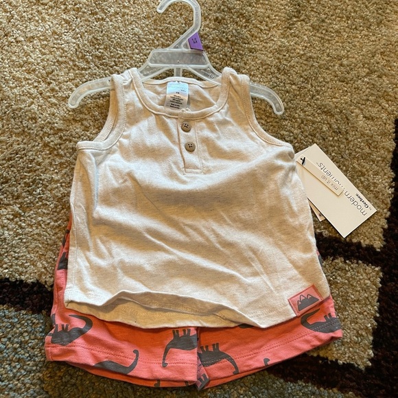 Gerber Modern Moments Baby Outfit size 12 months - Picture 1 of 3